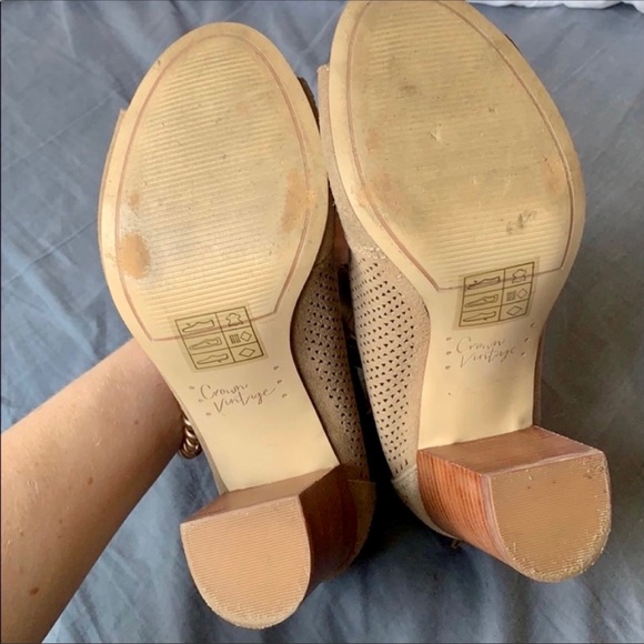 💫3/$20 Laser Cut Tie Up Sandals - Picture 8 of 8